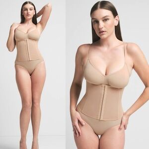 Skims waist trainer NWOT size 2X $70 Clay